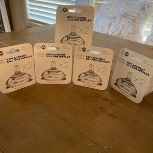 Comotomo replacement nipples 5 packs NIB